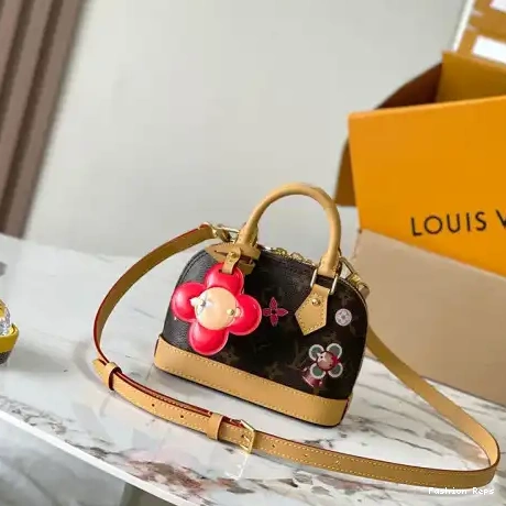 2411YA0261 LV Bags 0606